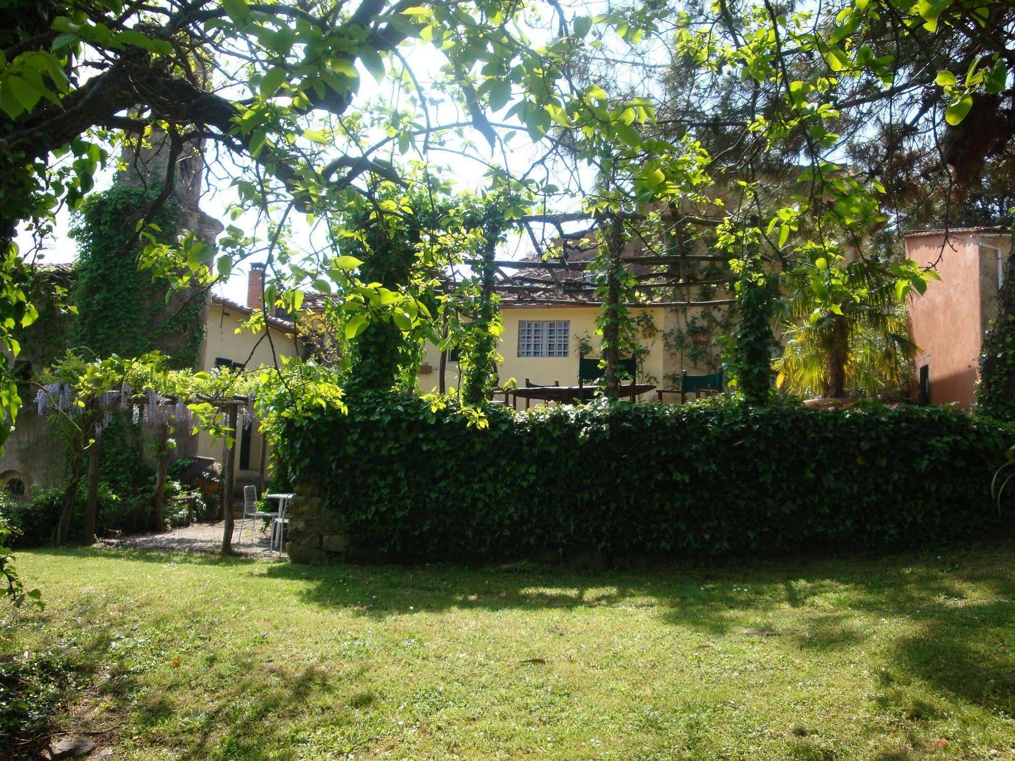 Fattoria Di Bacchereto - Guest House Eksteriør bilde